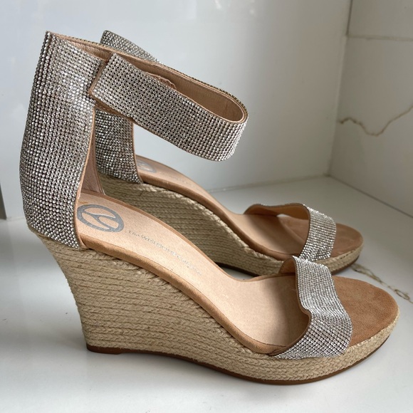 Wishbone Collection Shoes - Wishbone collection studded Silver Wedge espadrilles Sandals size 9.5